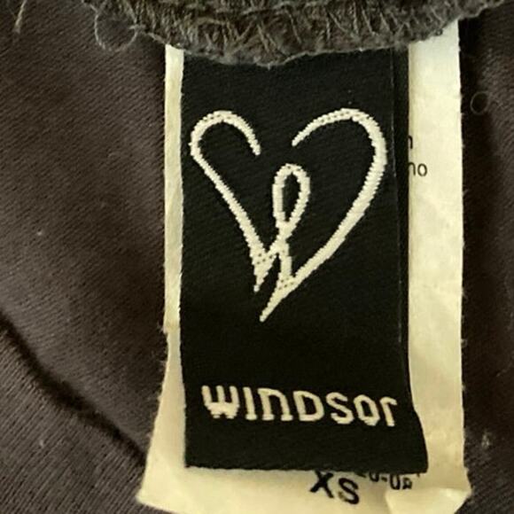 Windsor Gray Edgy Biker-Chic Cropped Moto Flame Chain Graphic Tee Crop Top XS - Picture 6 of 7